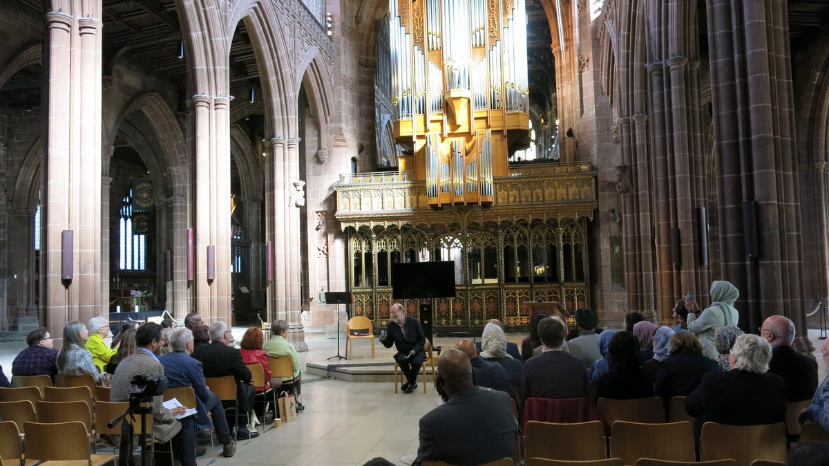 Thank you to everyone who attended yesterday's event in support of Hate Crime Awareness Week. Photos from the event can be viewed on our Facebook page:  facebook.com/media/set/?set…  #HCAW18 #HateCrimeAwarenessWeek