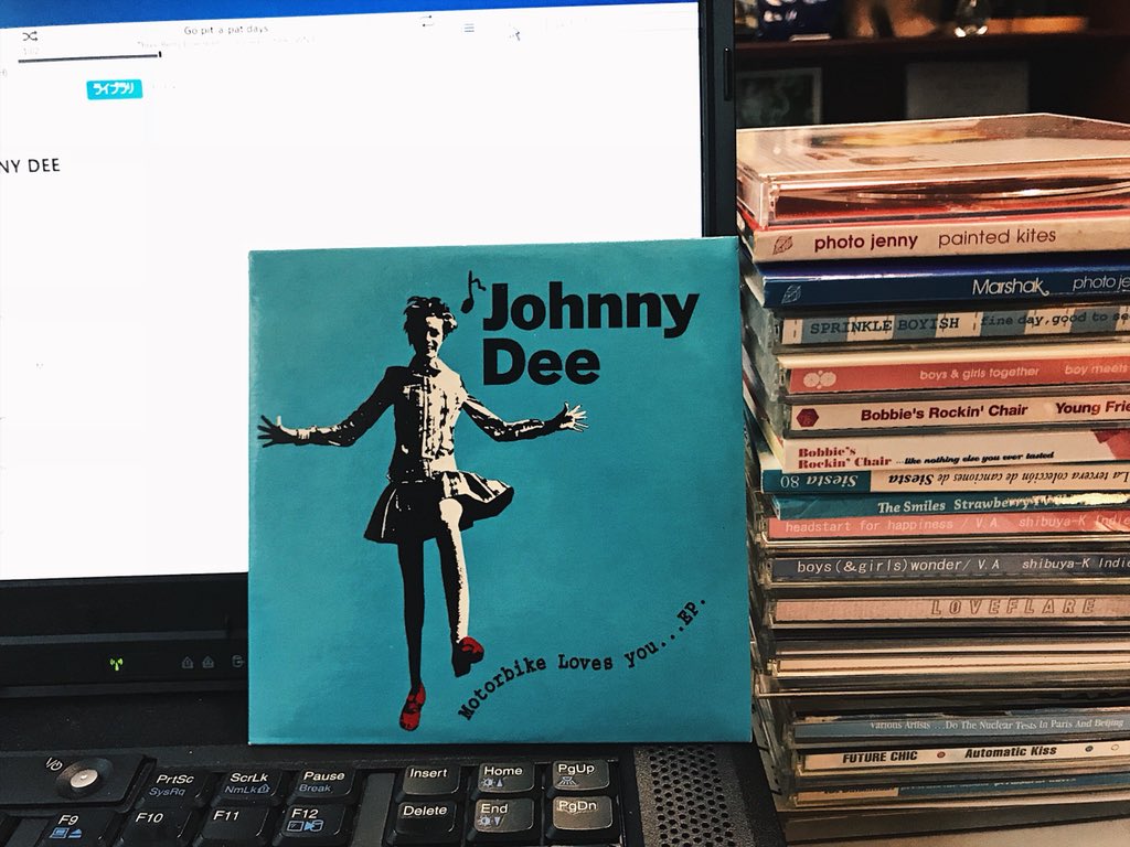 とりあえず予習用にJohnny Dee関連の音源を取り込み中。いろいろ見てたらカラーフィルターのアルバムで堤田さんがボーカルの曲があるのを2018年になってはじめて気づいたよ！