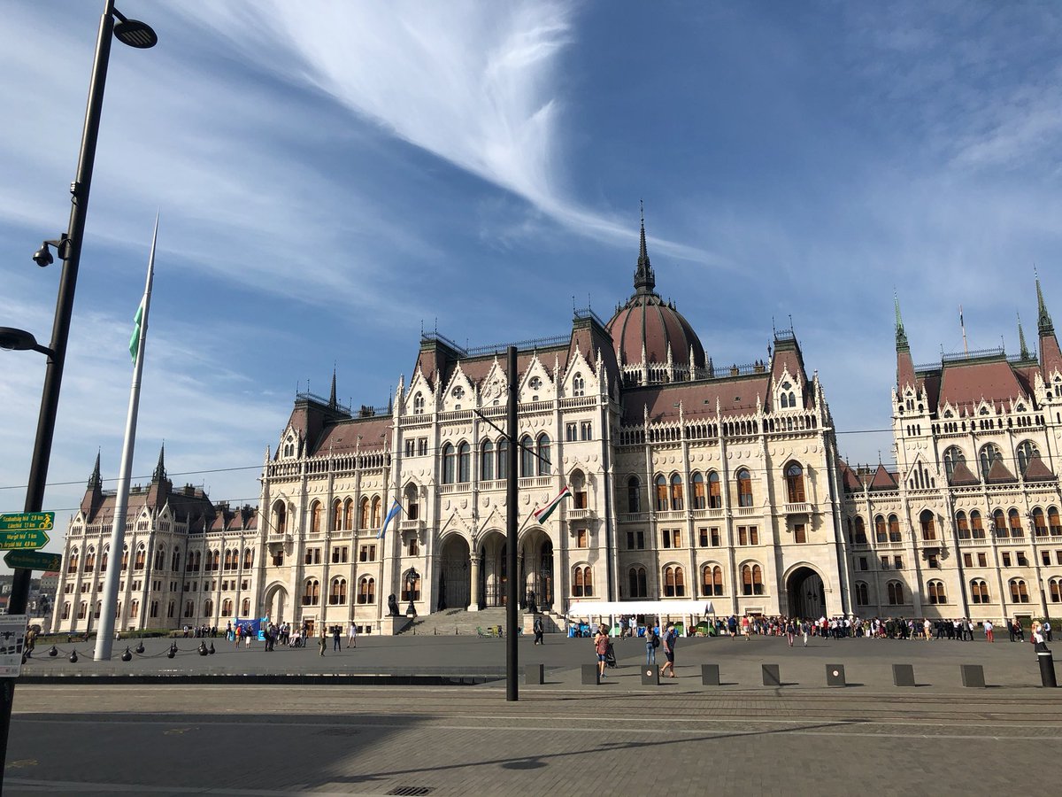 On our way with #FRHTorch to the Hungarian parliamentbuilding, amazing heritage. Share your story or memory with Europe, and join the lasting legacy of the #EYCH! ▶️bit.ly/2vmOveY #EuropeforCulture <a href="/FRH_Europe/">FRH</a> <a href="/BahamondePG/">Pilar G. Bahamonde</a> <a href="/EuropeTourTips/">EuropeTour</a> <a href="/heikki_ranta/">Heikki Ranta</a>