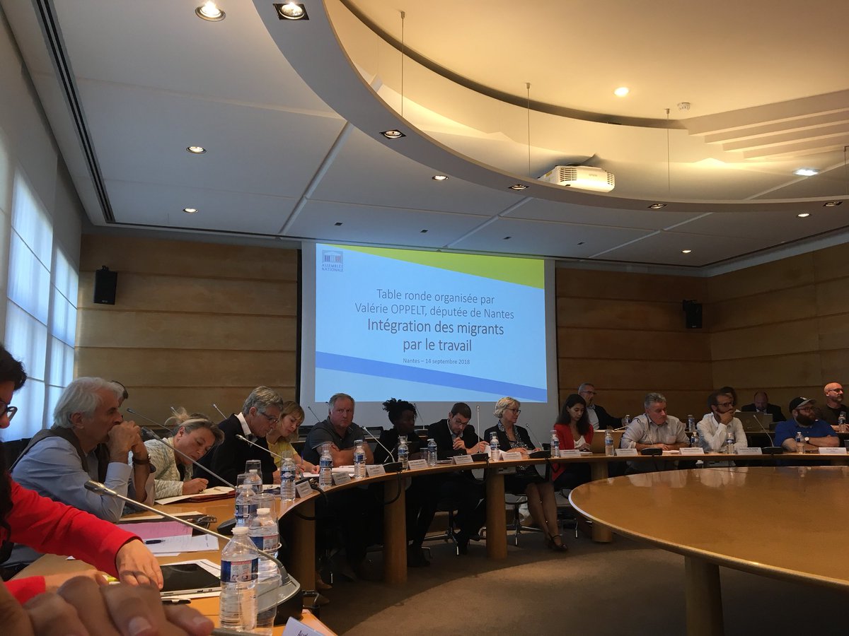 bassalaicha's tweet photo. Je représente ce matin la Ville de @nantesfr à la table ronde organisée par @valerie_oppelt  Toutes les personnes présentent s’accordent à dire que l’accès au logement pour les personnes migrantes est indissociable de l’accès à l’emploi ! https://t.co/mhI36HkyB1