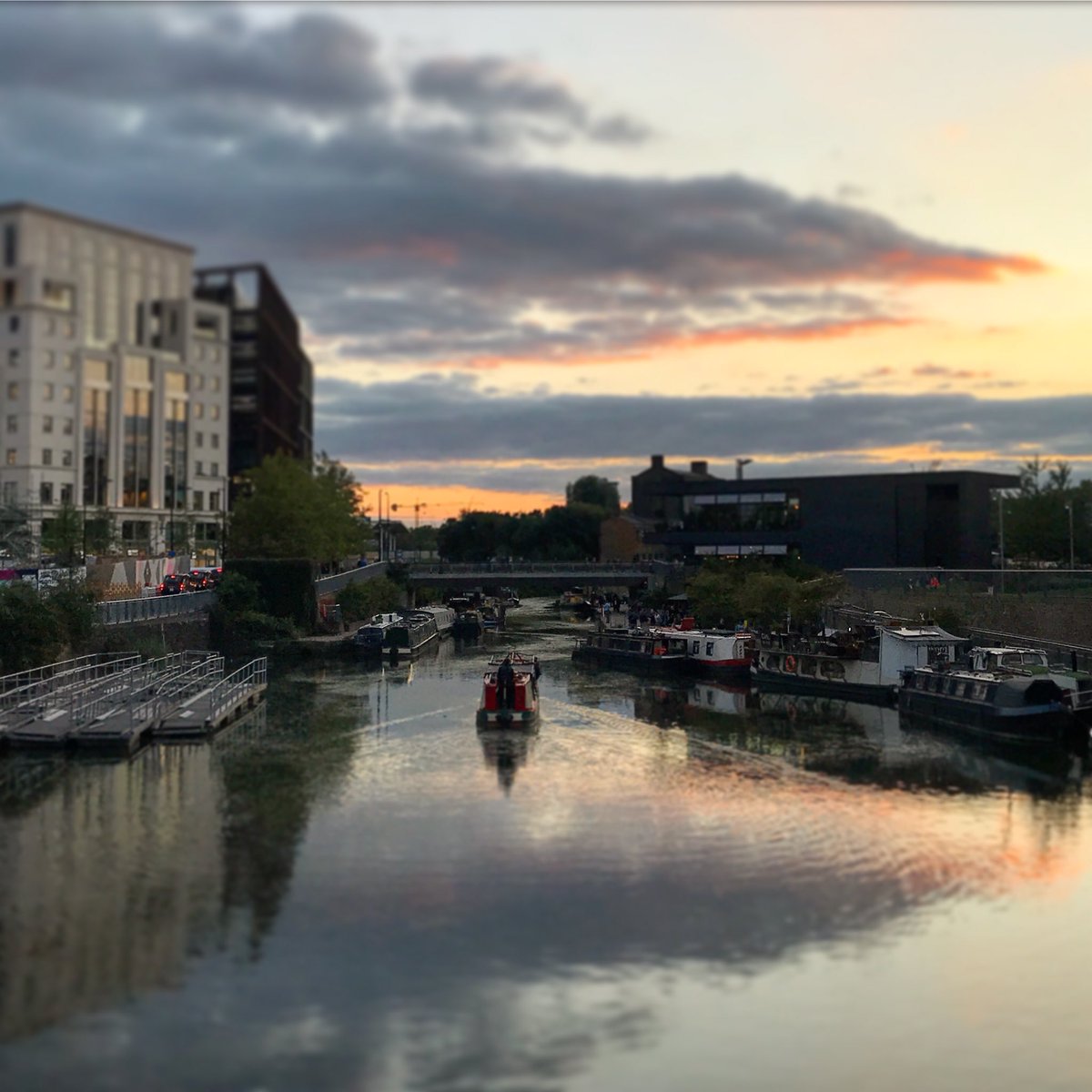 King’s Cross last night, #londontown, still has the power to surprise. Looking so good in the #sunset! Could be a #thinkeatdrink #projects #hospitality #business get in touch! info@thinkeatdrink.co.uk #food #drink #restaurants #popups #events #cafe #quality #london #hospitality
