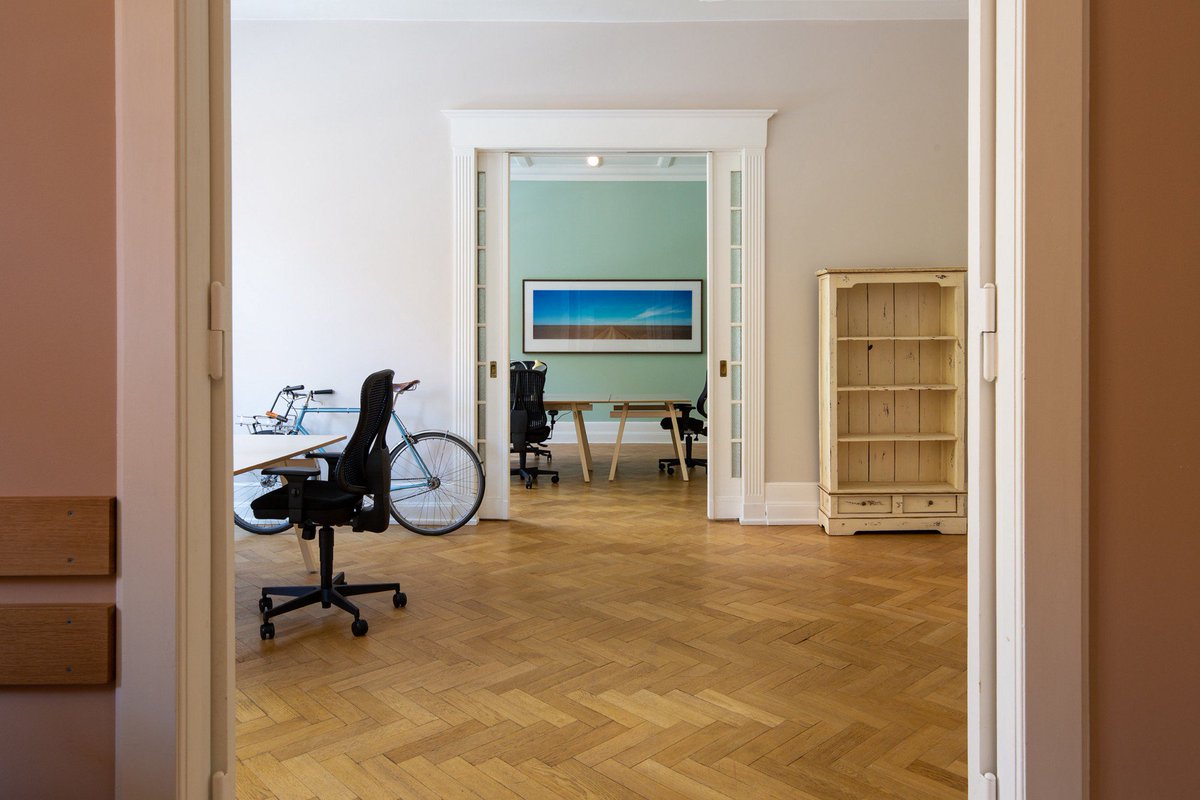 Coworkiesjobs's tweet photo. Our #madeincoworking series continues! We spoke with @lorenzomusiu Founder of Impolite, a #movie production collective. Coworker at @TheFilmTechOffice, one of #Berlin's latest #coworking space, we chatted #freelancing, #creation, #italy and more. Click 👉 https://t.co/gms3w5TZ2X https://t.co/mYCjRpVoTG