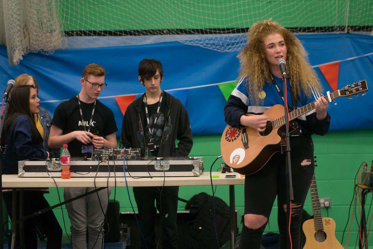 CalderdaleCol's tweet photo. Thanks to our partners @GoHigherWY for contributing towards our state-of-the-art music equipment for our Music students! #WeareNCOP #GoHigher 🎸🎤🎵🔊 https://t.co/hV3zok4R8X