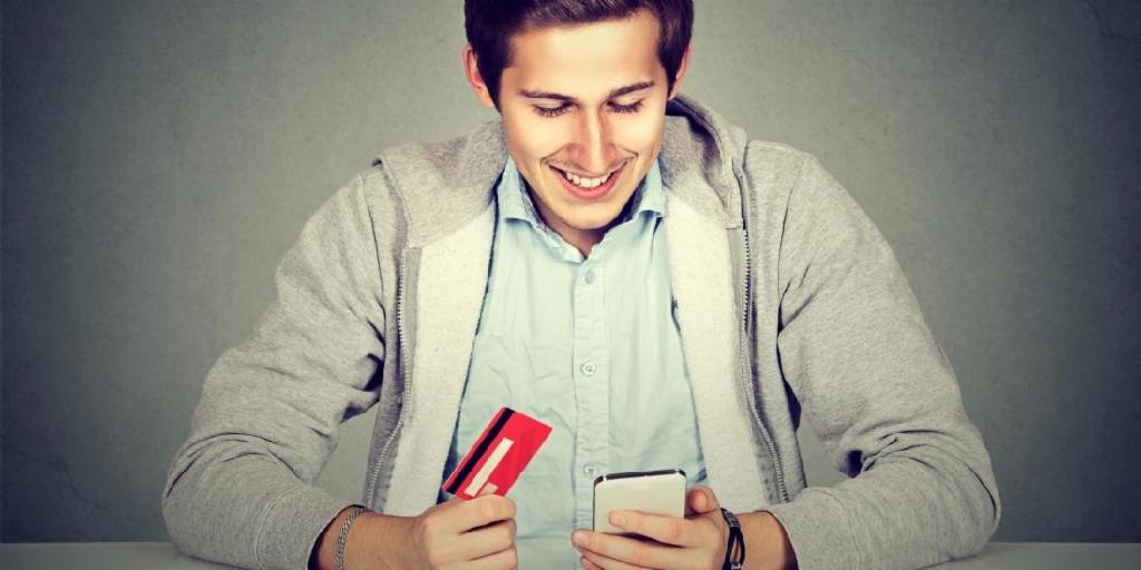 Relationcltmag's tweet photo. Le #smartphone est en passe de remplacer les cartes de fidélité. https://t.co/8qX1Bg4Cza https://t.co/3nhlMKrDJr