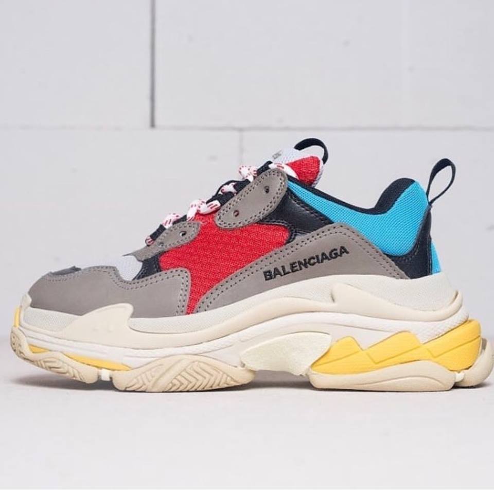 RackFits's tweet photo. Balenciaga Triple S sneakers  available for sale! #shoejunkie #Balenciaga #dadshoes #luxury #new #fashion  #airforce #sbdg  #streetstyle #rack #rackwears #order #rackwearszn To place your order? Contact us https://t.co/8a170IKLvc