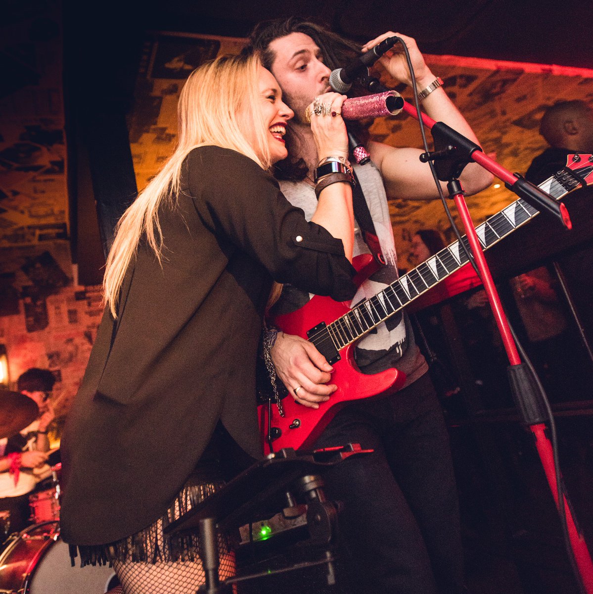 Never a dull moment with this lot on stage! Permageddon are here tonight to rock your little socks off 💥