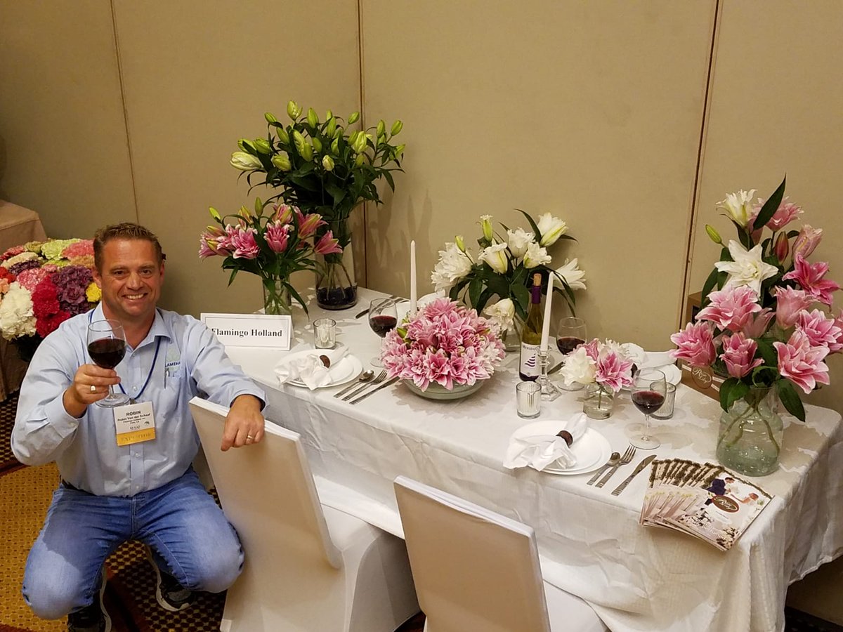 Check out our beautiful Roselily booth at the SAF show in Palm Springs USA! Our Sales representative "Robin van der Schaaf" is present there! #roselily #flamingoholland