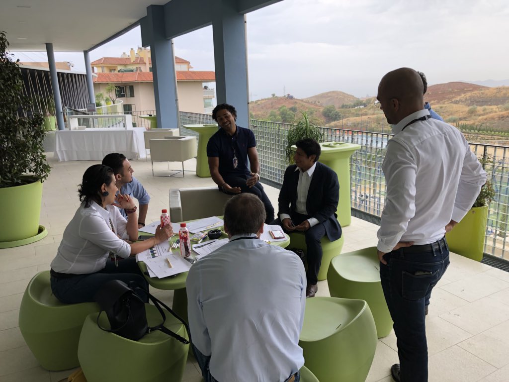 ralfsauer_o's tweet photo. Our Partners hard @ work to create Solutions during the Ideathon @ #SystemsPartnerSummit18 https://t.co/aXSB0hLrtf