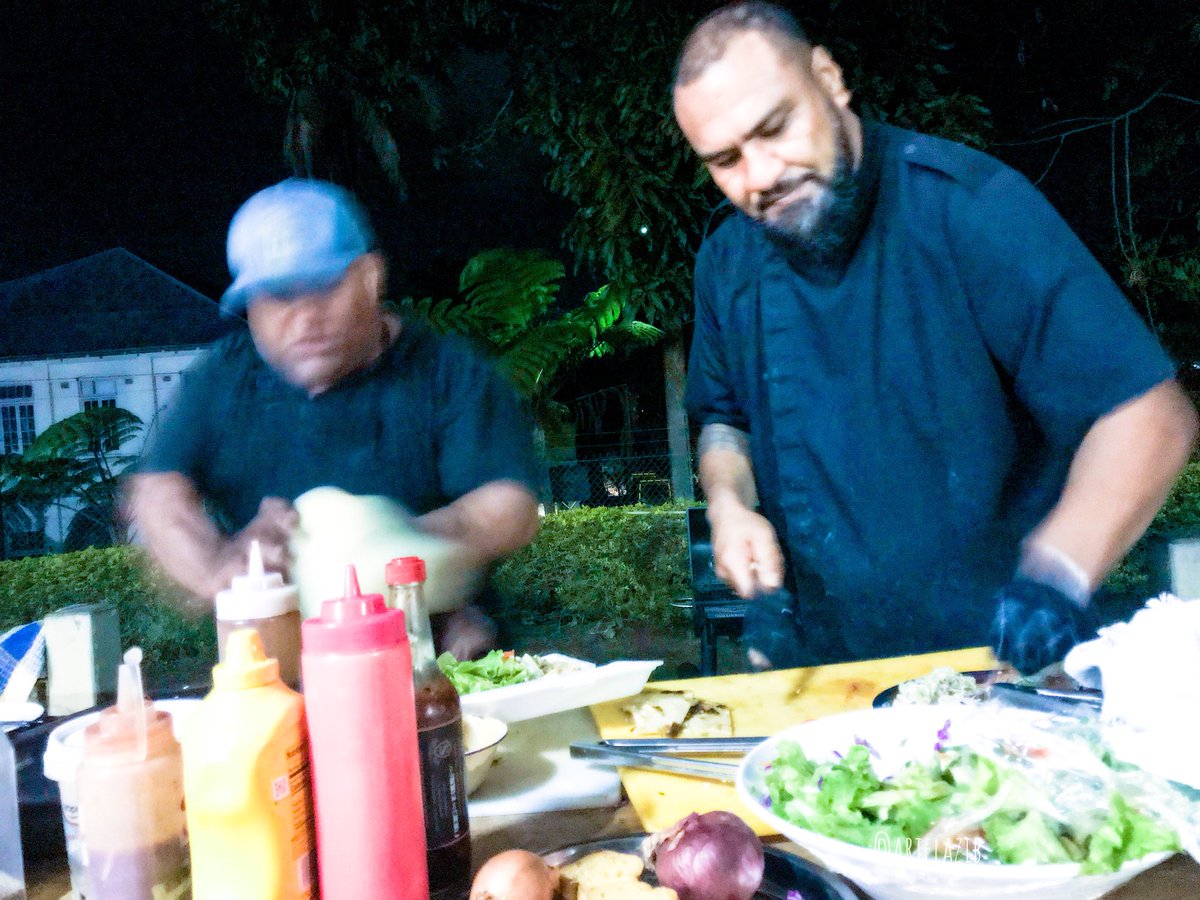 ArielaZibiah's tweet photo. Isa and then come to the club where @niugrillz do their thing ... #mocejo #deliciousness #islandlife #life #fiji #weekends https://t.co/51d0RyAJLg