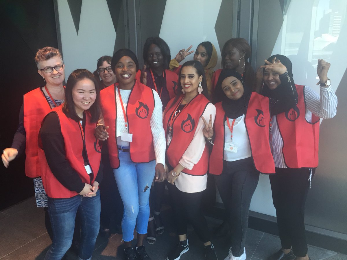 WIDInstitute's tweet photo. Thanks @daruvic for a fantastic #SDAC18 conference today and thanks to our fab FSSI student volunteers too! https://t.co/e4CcMEQOJG