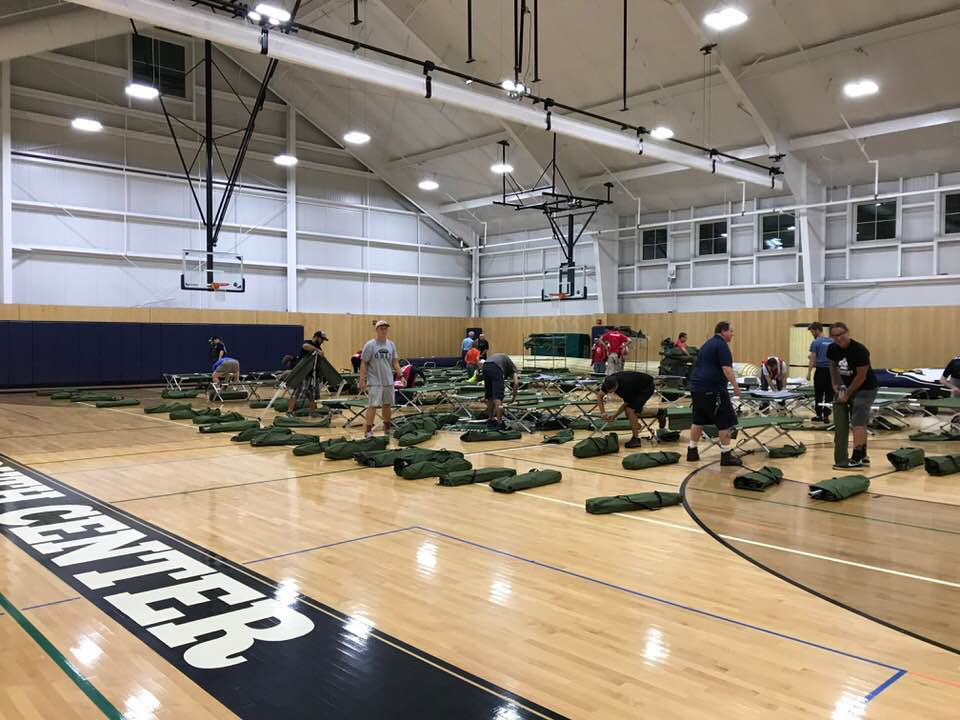 DanversDPW's tweet photo. Our Building, Water &amp; Sewer Divs delivered 200 cots, blankets &amp; emergency supplies to Red Cross Shelter @ Andover Senior Center for residents affected by the #MerrimackExplosions.  We're here to help in any way we can. #PowerofPublicWorks
@AndoverDPW @Lawrence_DPW @North_Andover https://t.co/IQg9RQmrQy