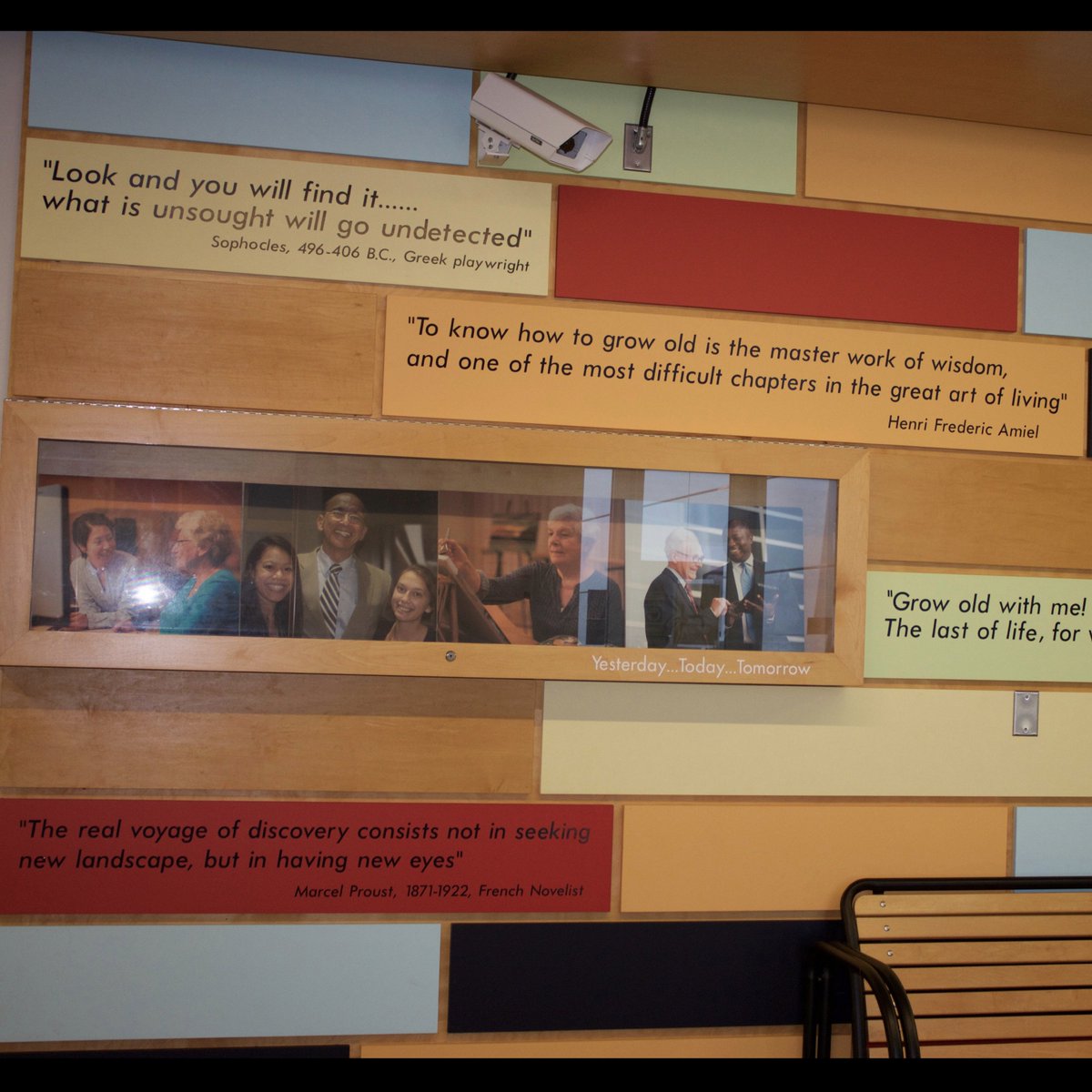 Sheridan_CER's tweet photo. #FunFactFriday: The inspirational quotes on the walls @SheridanElder have proven very popular with visitors over the last 15yrs. #SheridanStudents have a clear favourite when it comes to selfies! #15ysofLabtoLife @sheridancollege @sheridanalumni @SheridanLibrary @NewsSheridan https://t.co/tmAq4PaiX6