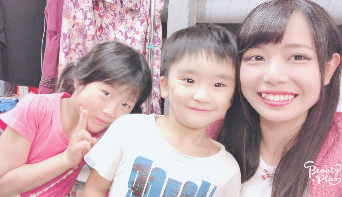 奈良平愛実 4月1日 菅生ゼミ 本日もありがとうございました 可愛い女の子に囲まれ 子役ちゃん達に癒され そして何より観にきてくださる方がいて 舞台で生きられる 幸せだなぁ まだまだ頑張れる 明日は13時 18時 シアターグリーンにて リピーター