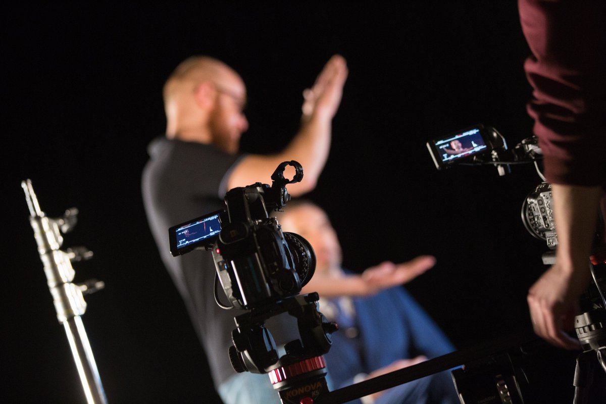 "Une image vaut mille mots"
Expliquer, informer, susciter des émotions : la vidéo, un format impactant 🎥
#audiovisuel #production #réalisation

👉 agence-y.fr/audiovisuel/ 

📷 Crédits photo : Matthieu Joffres