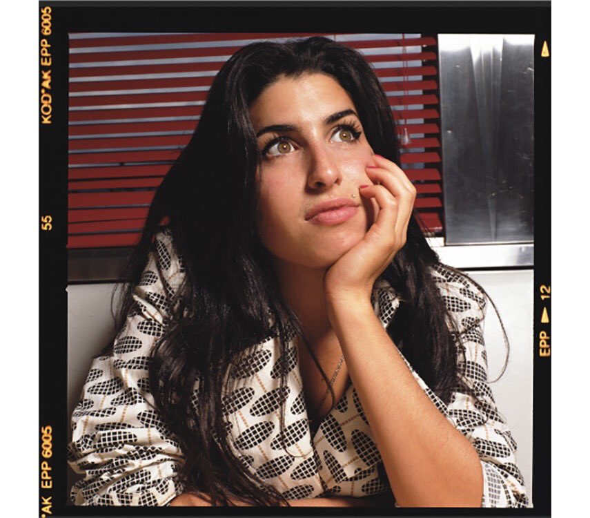 Happy birthday to global superstar Amy Winehouse      fuck I miss you 