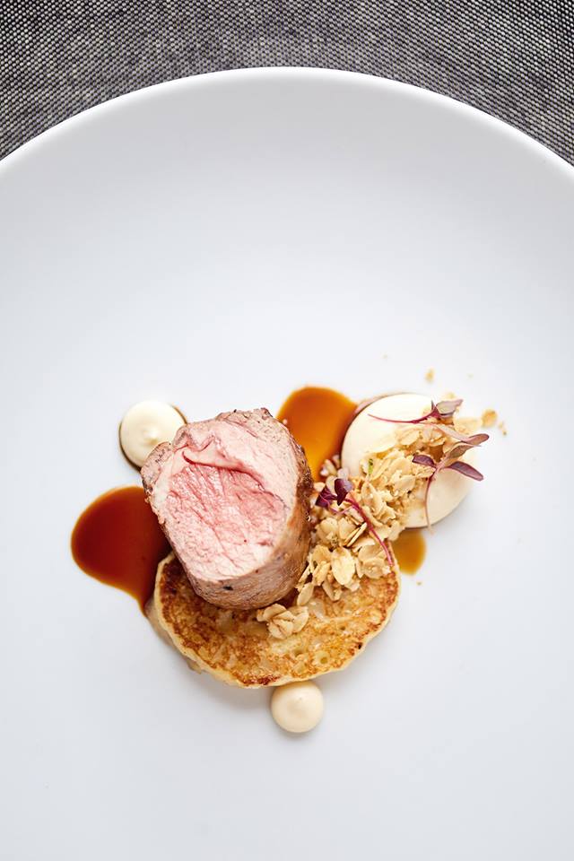 This week Chef Patron Ian Orr showcased our signature lamb dish at a prestigious media event in @HarveysPoint 

We're serving it all weekend on our set menu #BrownsGreatFood #DonegalFood

Telephone 0749124771 or book online brownsonthegreen.com/reservations/