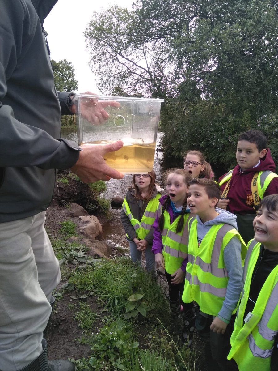 ClydeRF's tweet image. A great day of #FlyingFish with St Margaret’s Primary! Super scientists and #FutureStewards even in the rain! Thanks @GLA_Airport #FlightPathFund