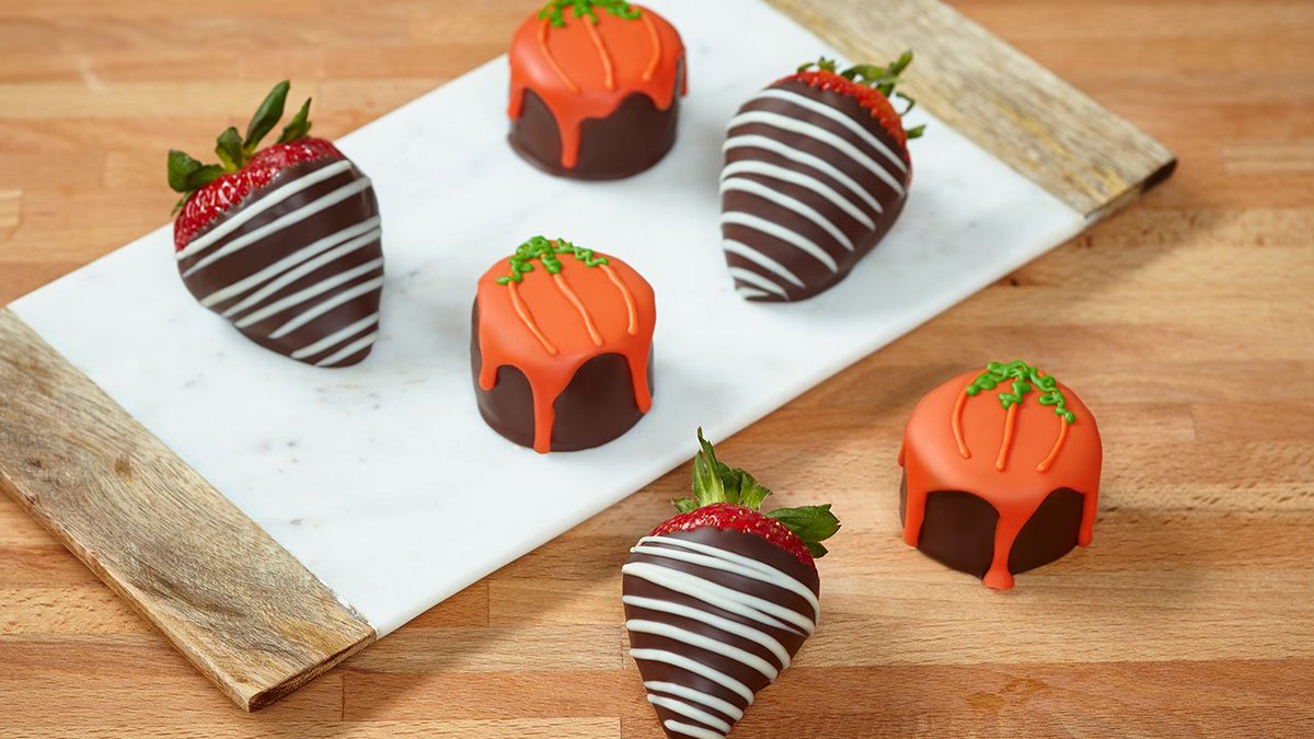 edible's tweet photo. True or False: There's no better way to bring people together than with #dessert. #chocolate #sweet #fruit #fresh https://t.co/eZtld13U7F