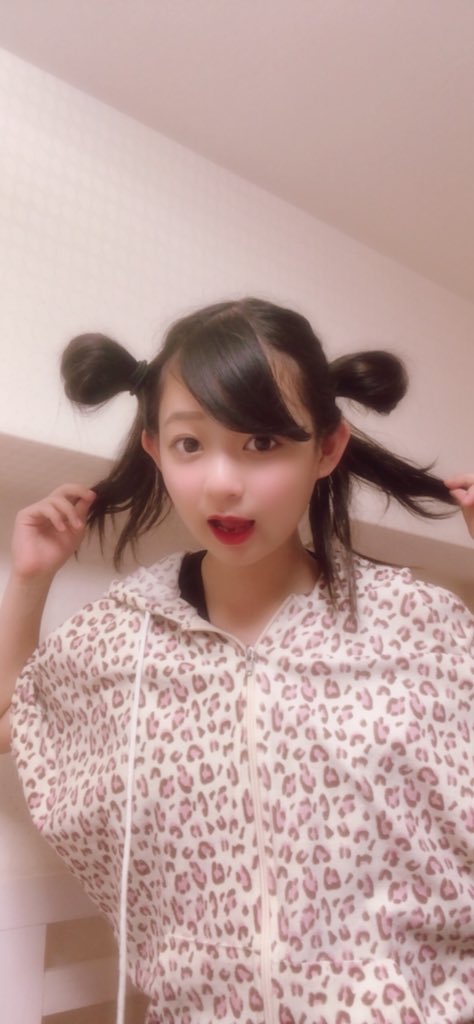 まいきち 変な髪型の自撮りをぼーーーん こんにちは
