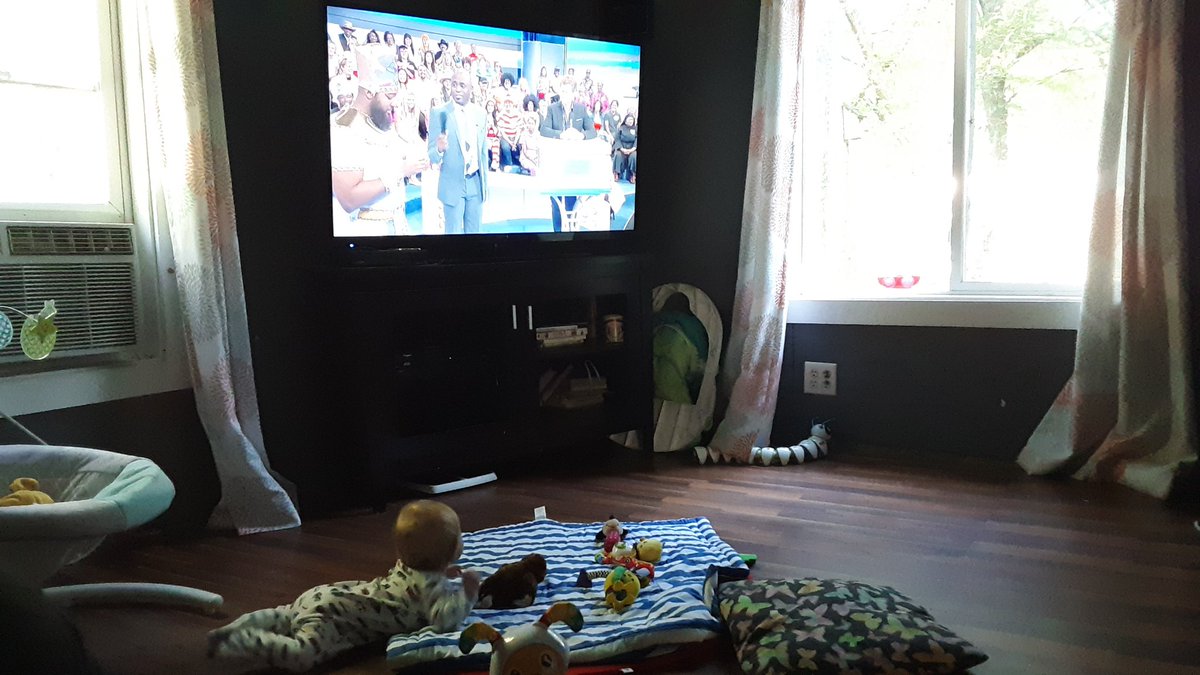 SweetElla2013's tweet photo. @WayneBrady @letsmakeadeal I think you have a new fan! #babyElliott https://t.co/SLCyOQK0Zb