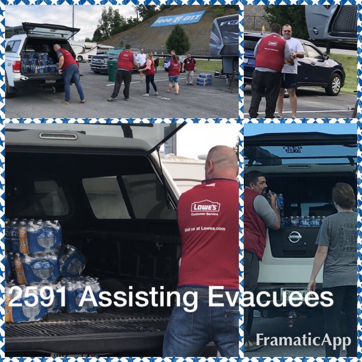 SharonA76205744's tweet image. Lowe’s employees handing out cases of water at BMS camp ground Bristol, TN for hurricane Florence Evacuees ⁦@2591Lowes⁩ ⁦@BMSupdates⁩