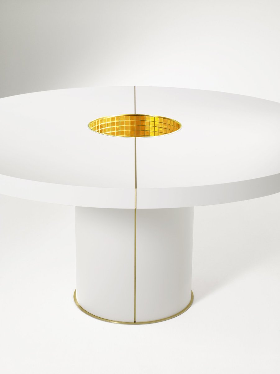 STUDIO_PUTMAN's tweet photo. A table from the «Entrevue» collection, designed by Andrée Putman for @bisazzaofficial, 2008. 
#FurnitureDesign #Frenchdesign #ProjetsPutman #StudioPutman #DesignProject #AndreePutman #ProductDesign
#Bisazza #Mosaic #Mosaicdesign https://t.co/Jtev4B933i
