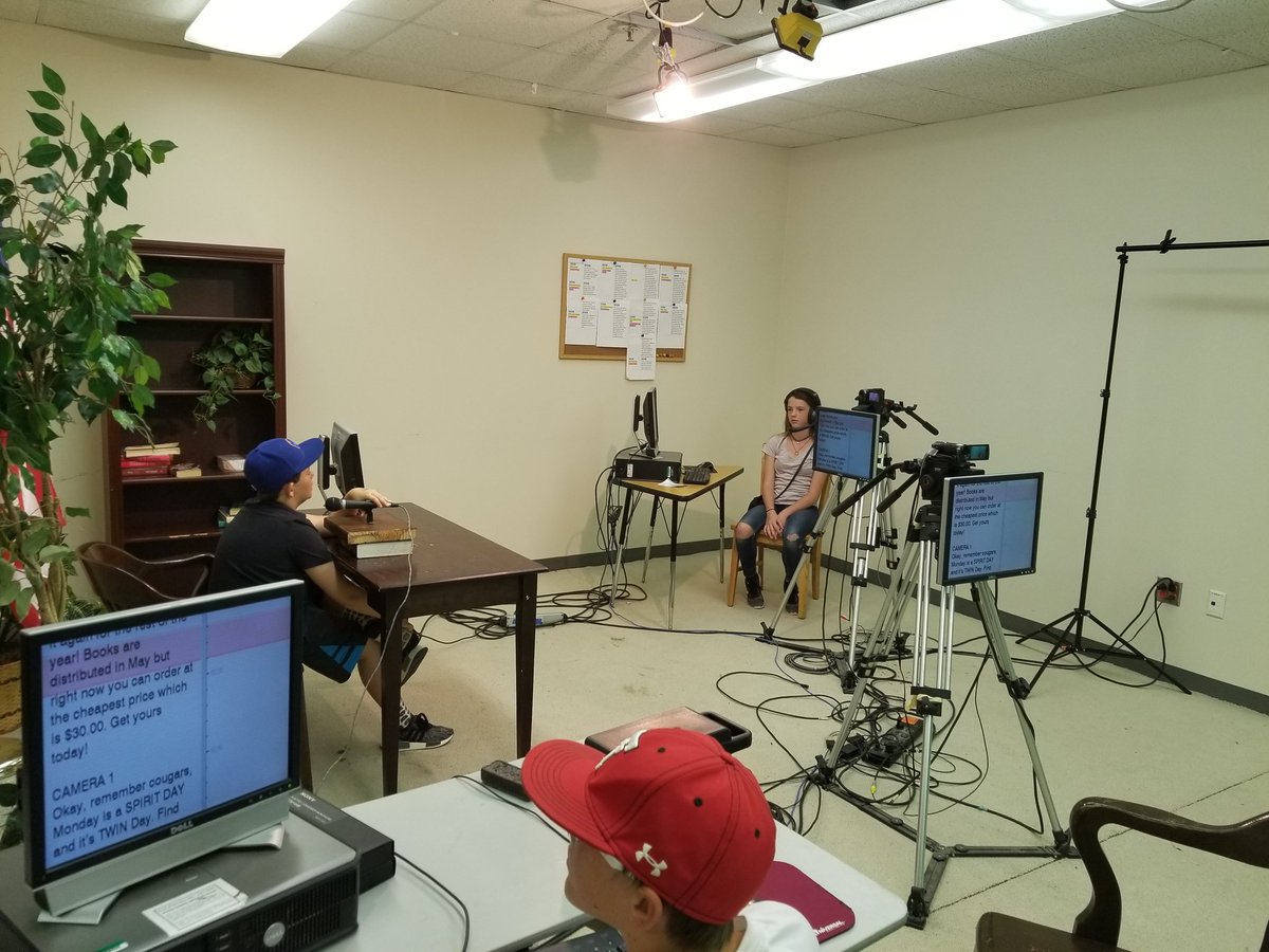 IronsCougars's tweet photo. Great things happening in the Cougar TV lab! We are fully operational and running with the ball! @LubbockISD @LubbockISDCTE #CTV https://t.co/hD3T4Oym6R