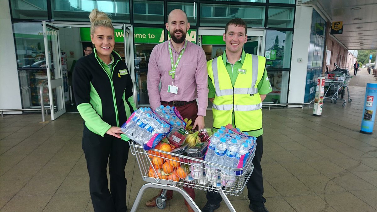 Ciaran20591's tweet image. A pleasure to show my support along with @keyesy3 and  Colleen for @TyroneLGFA Ladies upcoming All Ireland final v Meath!!!! @officialgaa 

Best wishes  🔴⚪️ 🏐 

#LGFA #DOCSPORT