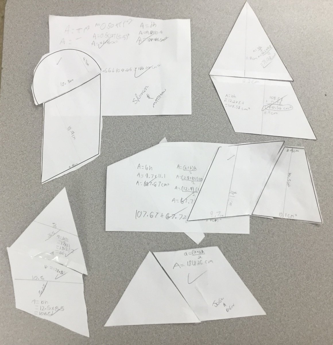 AgarMath's tweet photo. Today students created their own composite shapes from our 5 basic shapes and found the total area. #MDHSUP https://t.co/4WCVRXr6LY