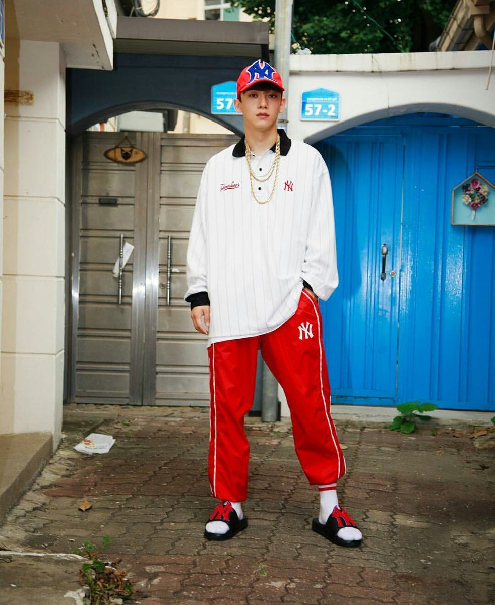 snowboltPH's tweet photo. [OFFICIAL] 180914 mlbkorea Instagram Update with #CHEN: "MLB X EXO – CHEN" (2/2)

#EXO
#weareoneEXO
#EXOPLANET 
#EXO_ComingSoon
@weareoneEXO https://t.co/CWYAANjzUn