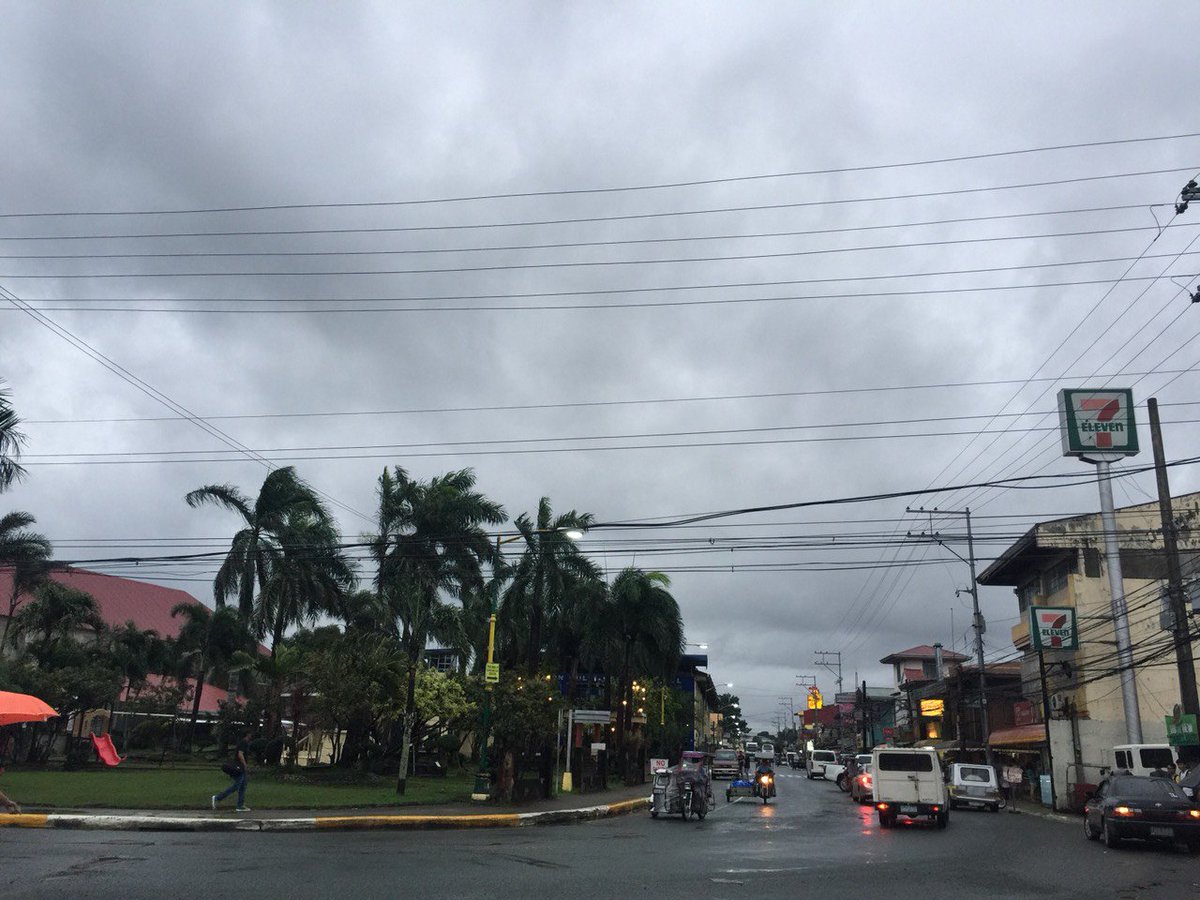 manilabulletin's tweet photo. Weather situation in Ibaan, Batangas as gusty light rains has started to pour down. | via Lyka Manalo https://t.co/vXWVwSvx5I