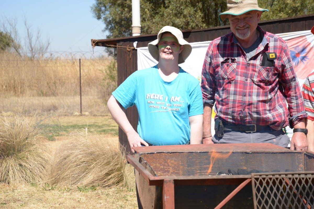 LITTLEEDEN1's tweet photo. Tree planting, fun & games, and a braai by the wetlands as Elvira Rota Village residents celebrated #SpringDay2018
#TreePlanting https://t.co/TVP1cSnJ7S