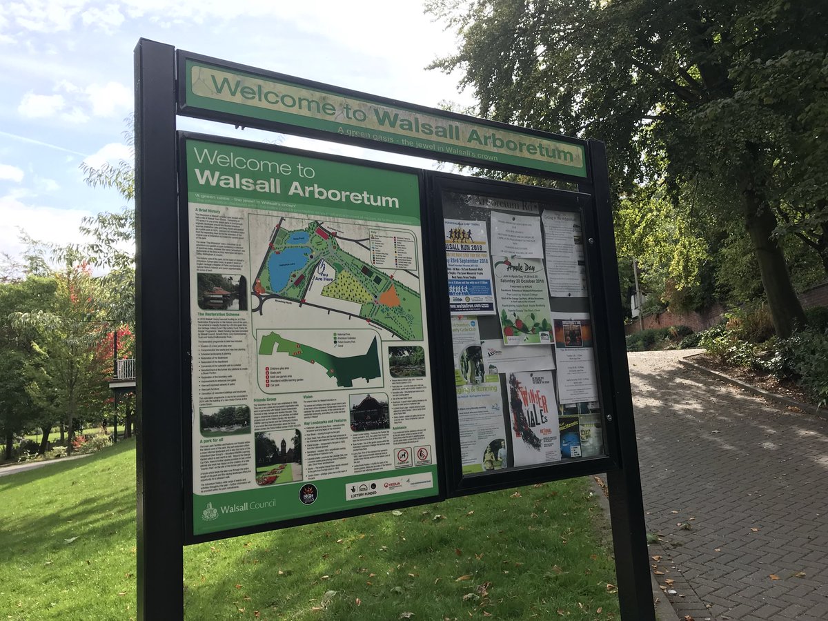 DelvesWMP's tweet photo. Officers are working together with @StMatthewsWMP on activities in the community surrounding knife crime. #knifecrimeweek https://t.co/puMpbuQ1om