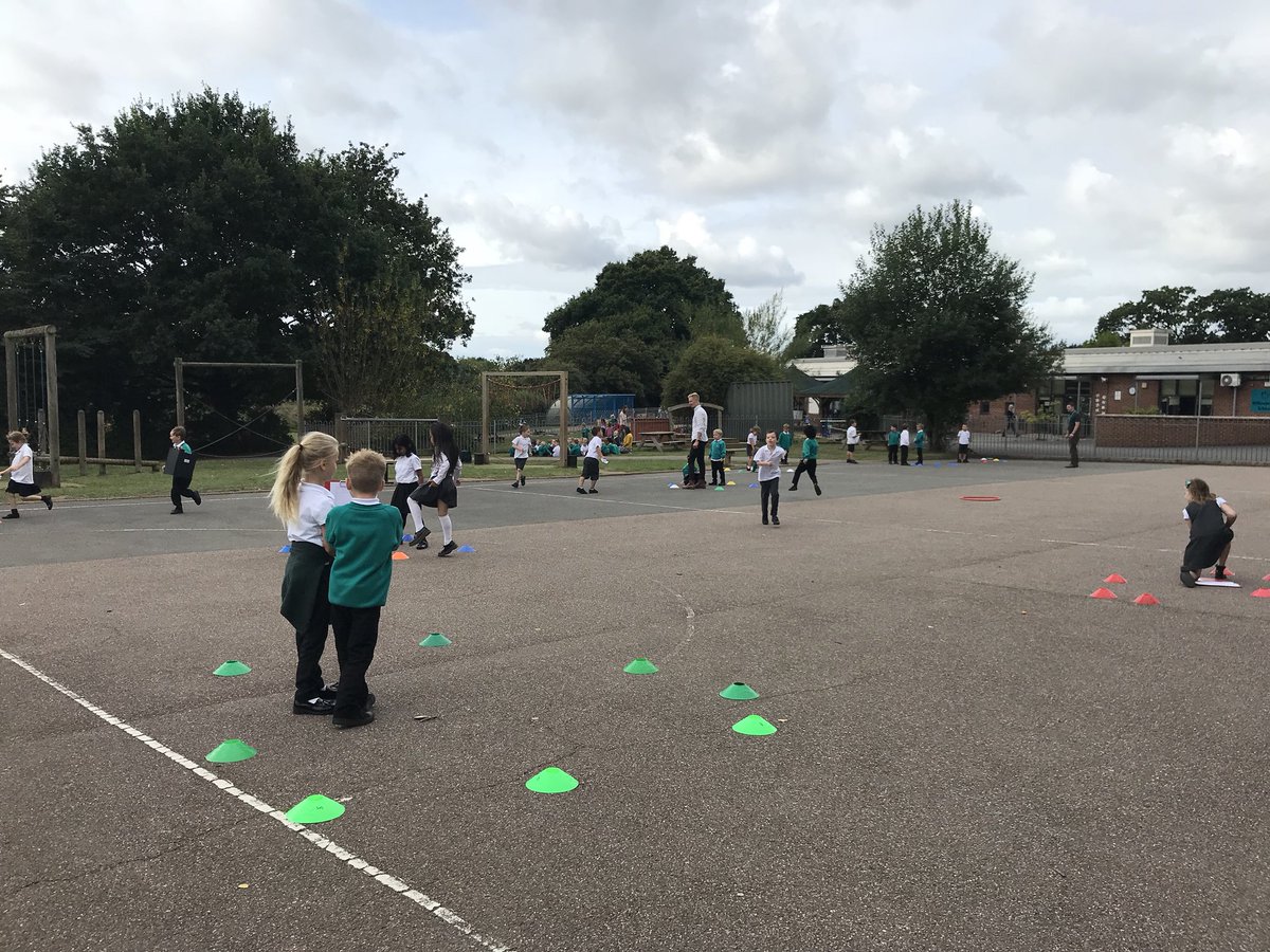 Willowbrook_Exe's tweet image. Year 2 are having their first #activemaths lesson today! We have some interesting team names 🦄🦅🐥