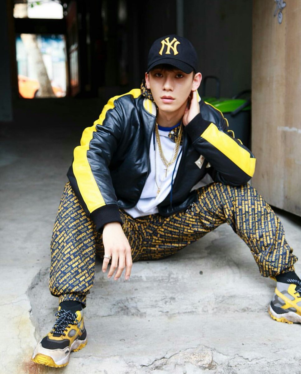 snowboltPH's tweet photo. [OFFICIAL] 180914 mlbkorea Instagram Update with #CHEN: "MLB X EXO – CHEN" (2/2)

#EXO
#weareoneEXO
#EXOPLANET 
#EXO_ComingSoon
@weareoneEXO https://t.co/CWYAANjzUn
