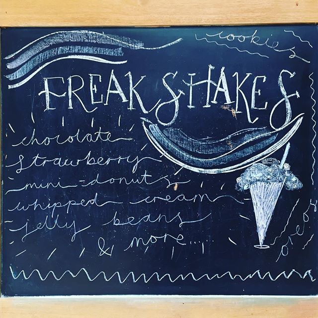 YouthSMB's tweet photo. CONNECT tonight is going to be gooooood... SMB@7pm #freakshakes #snacks #drinks ( Chalk cred @laurahackett18 ) https://t.co/tqQczELZSF https://t.co/1CSapXjVN6