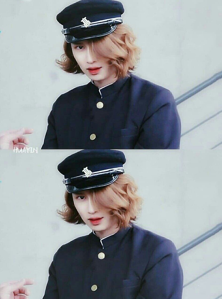 KyuHeeBeat10's tweet photo. My milky skin boy. ^^ 💖 #HeeChul #PrettyHee https://t.co/cSsmfwpnCS