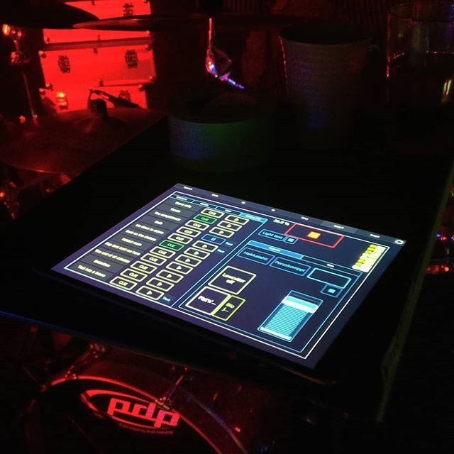 Ville launches backing tracks from his custom-made Lemur iPad controller.

#lemur #controllerism #ipad #unzymelaboratories