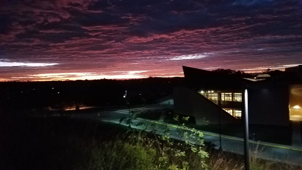 phbasketball's tweet photo. Early morning sunrise on a @phqbclub GAMEDAY!! Good luck gentlemen! Bring home the dub!
IT'S A GREAT DAY TO BE AN INDIAN!!
❤💛❤💛 https://t.co/qCupzabxi8