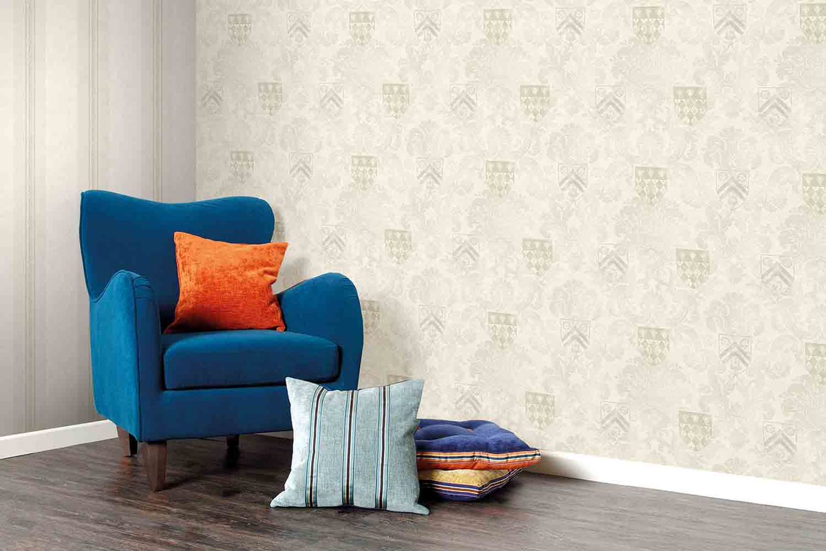 We’ve got that #Fridayfeeling! We can’t wait to kick back and relax in an inviting space like this, perfectly complemented by our University of Oxford Archives II The Dean’s Damask #wallpaper #interiordesign
buff.ly/2wa0jOP