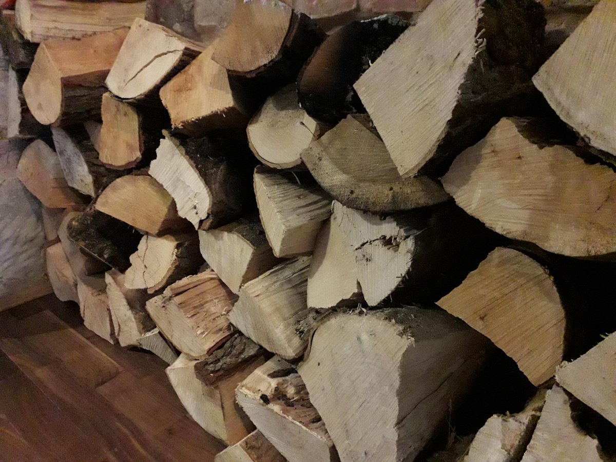 WOOD DELIVERY.... Getting the wood pile stocked up this morning.... Ready to light the wood burner in a couple of weeks....