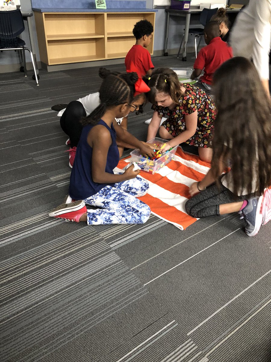 CHoening2's tweet photo. #ruthes design thinking was a complete success!!  They can’t wait to go back💜 https://t.co/vQosmWcoyU