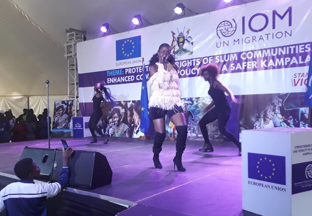 IOM_Uganda's tweet image. Singer Jazmine performs at the #BeeraClear launch at Makerere #SocialCohesionUG. She urged youth to start slowly and work hard with determination