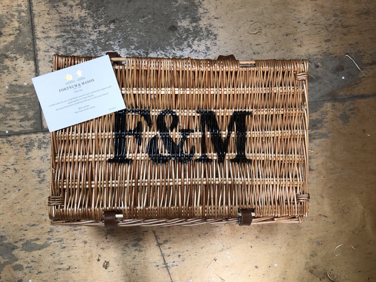 mayhemcreative's tweet image. Incredibly generous gift from @WeAreFlare_ arrived at Mayhem Towers this morning! Thank you so very much Flare, spoiled #hampergoals