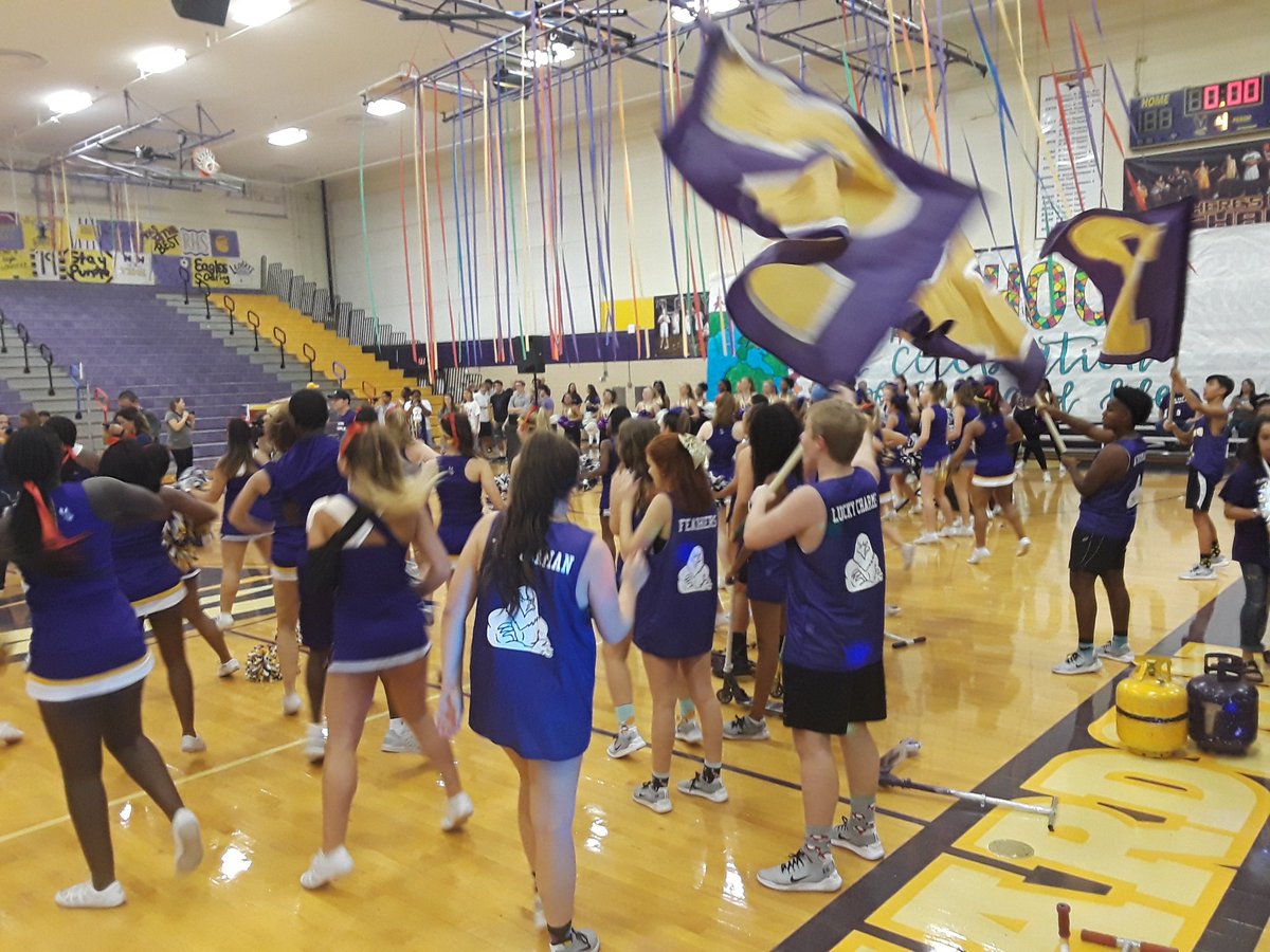 Jenn_M_williams's tweet photo. @Richardsonh1 connects with #cbs11peprally #risdgreatness #HOCO18 #RISDconnects https://t.co/L5aC5S1EZt