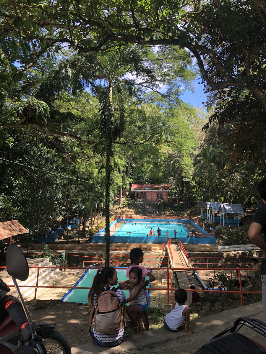 Rovinzgc04's tweet photo. Last weekend was truly a holiday I deserved. Taking another splurge soon. #yolo #naturelover #green #gogreen #vacationbelike #falls #cave #milkstation #spring #poolofpeople https://t.co/IyRfxLC0QV