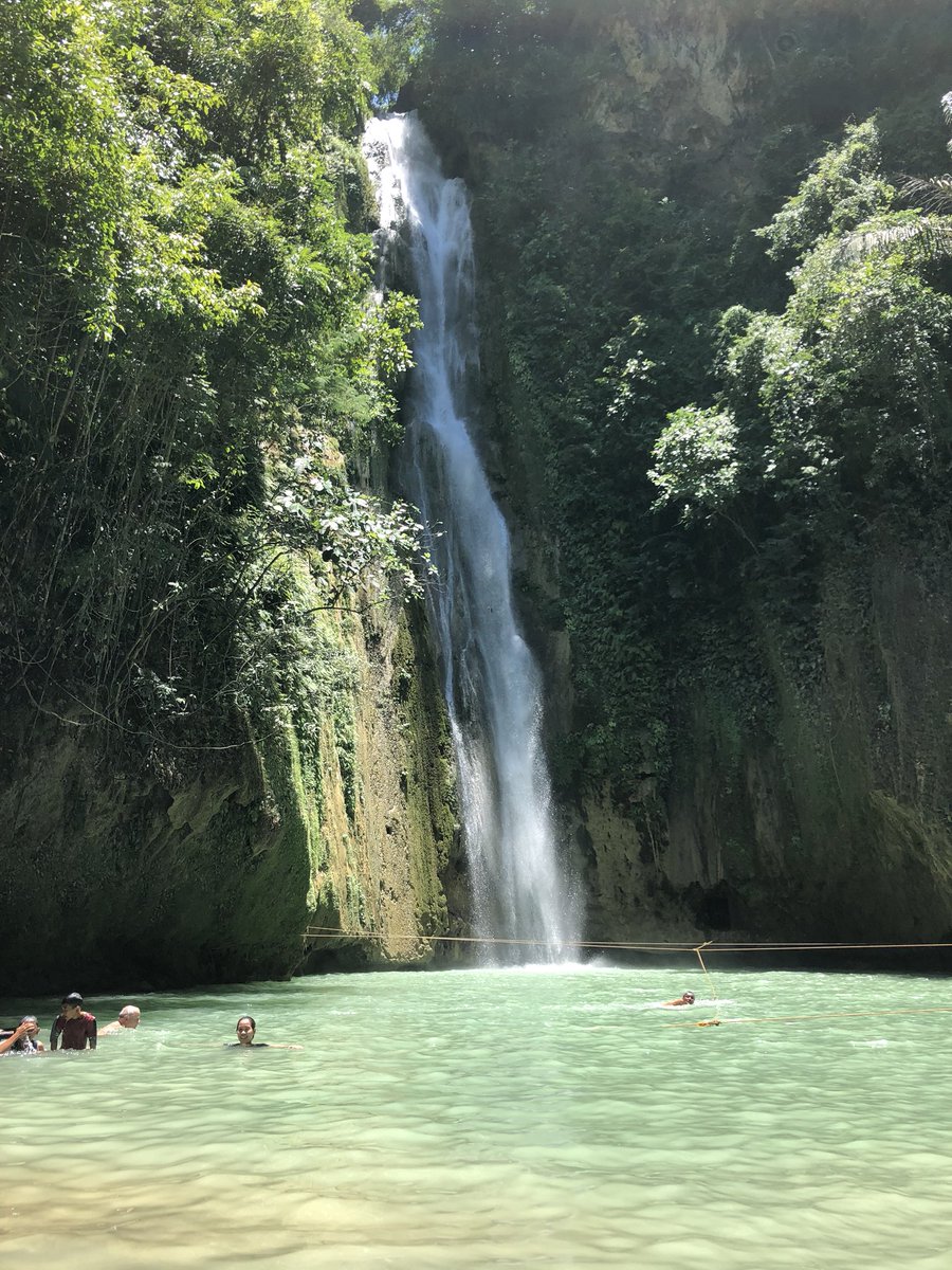 Rovinzgc04's tweet photo. Last weekend was truly a holiday I deserved. Taking another splurge soon. #yolo #naturelover #green #gogreen #vacationbelike #falls #cave #milkstation #spring #poolofpeople https://t.co/IyRfxLC0QV