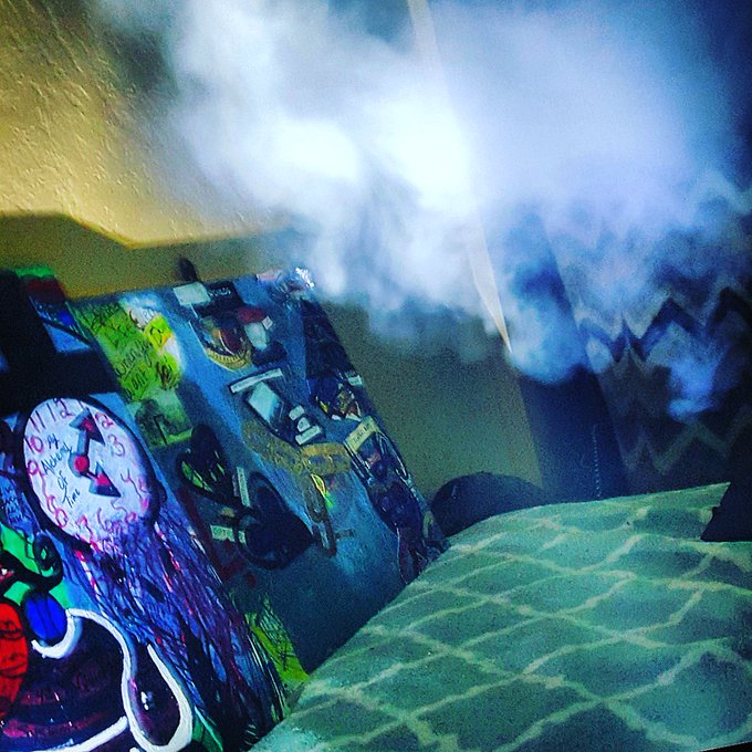 Even the demons love my art #zetrinity https://t.co/Id2Pj0FESv<a href="/tag/zetrinity"class="tags">#zetrinity</a>