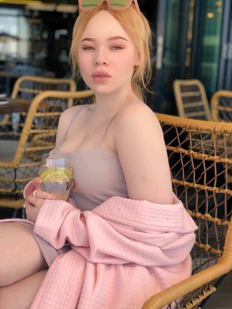 MosalakaeM's tweet photo. Issa birthday girl !! 😜���� 🎂 🍼 https://t.co/q46mN10mFY