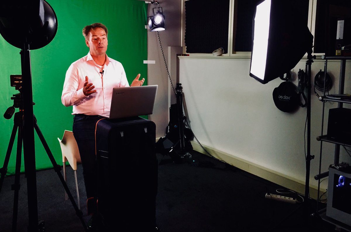 JaarEnDagMedia's tweet photo. Green screen-opnames met Johan Jongkind van The Amsterdam VR Company 😎 https://t.co/RFi7Upg1Tg